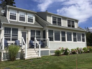 Exterior - Charming Cottage on Ocean Point (Boothbay)