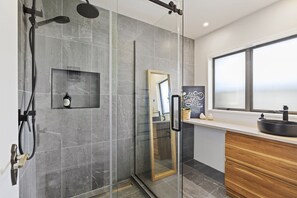 Shower, hair dryer, towels