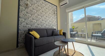 Cozy 3 stairs apartment in charming village south of France