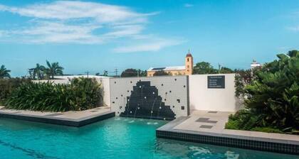 Excellent Location - Modern Hotel Room in Mackay!