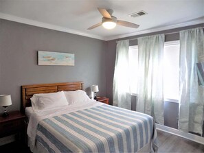 3 bedrooms, desk, iron/ironing board, free WiFi