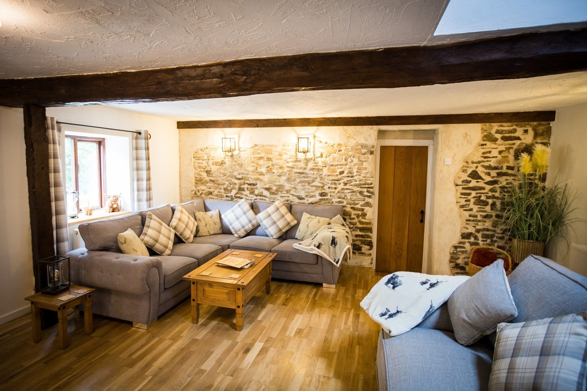 TV, table football, ping pong