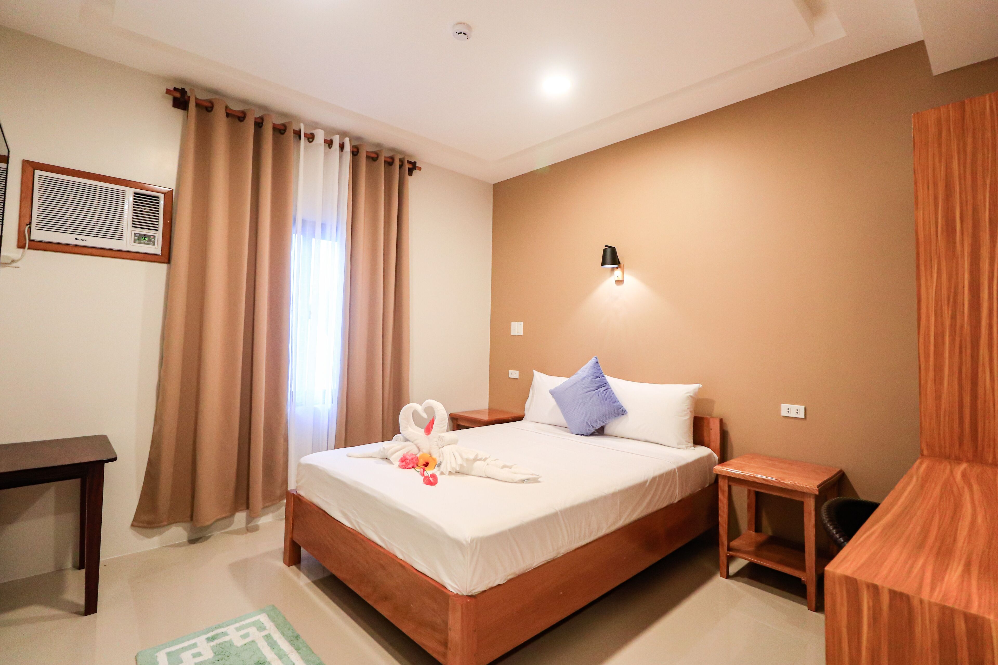 Executive Single Room | Iron/ironing board (on request)