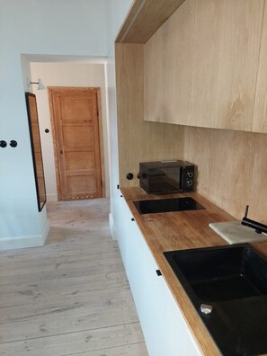 Microwave, stovetop, dishwasher, electric kettle