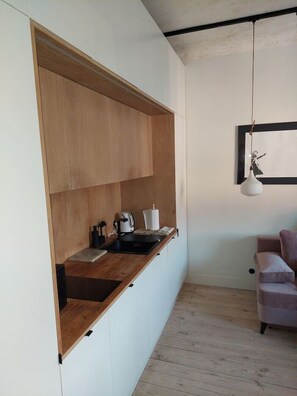 Microwave, stovetop, dishwasher, electric kettle