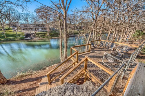 Jump Right In: Luxurious River Cliff Retreat on the Guadalupe Horseshoe!