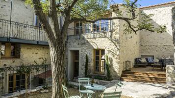 Fachada da propriedade