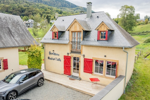 Entrée du chalet avec parking privatif