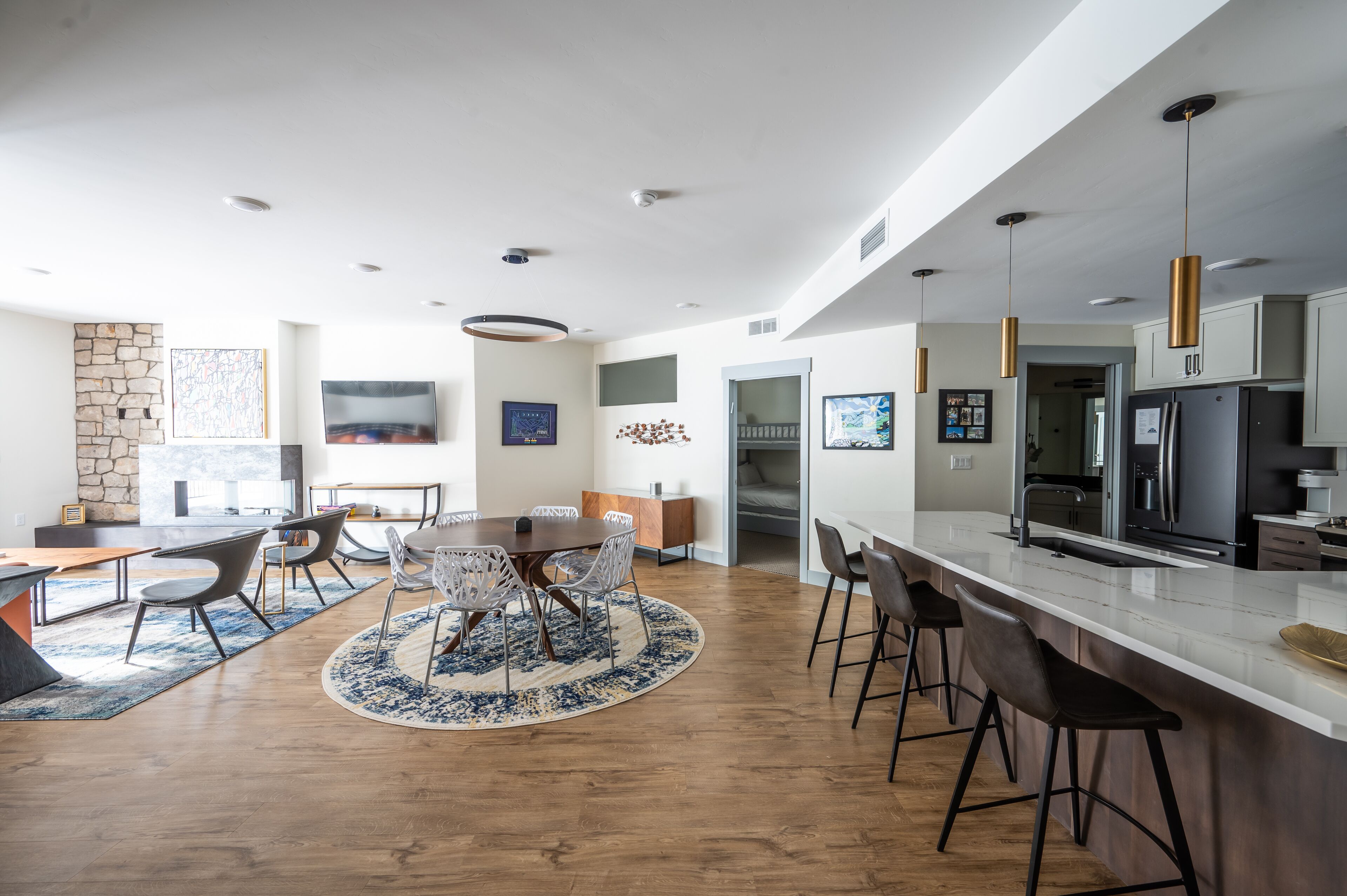 Brand new modern condo in Downtown Winter Park with parking garage & hot tub