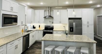 Luxury Medical District Home, EV Charger, Gated #2