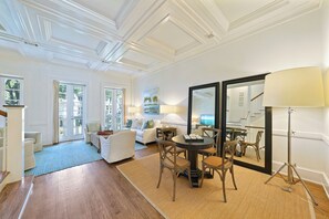 智能电视、办公室