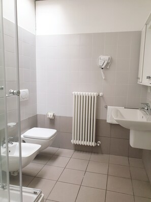 Bathroom - APPARTAMENTI  CASA IDEALE LECCO (Lecco)