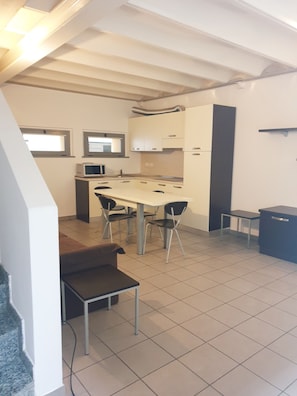Basic Apartment, 1 Bedroom | Private kitchen