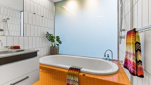 Combined shower/bathtub, hair dryer