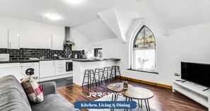 Interior - Cardiff - Quirky 1 Bedroom, Sleeps 3 Wi-Fi, 4Min Principality Stadium -JRR Stays (Cardiff)