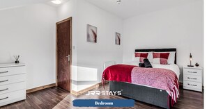 1 bedroom, iron/ironing board, free WiFi, bed sheets - Cardiff - Quirky 1 Bedroom, Sleeps 3 Wi-Fi, 4Min Principality Stadium -JRR Stays (Cardiff)