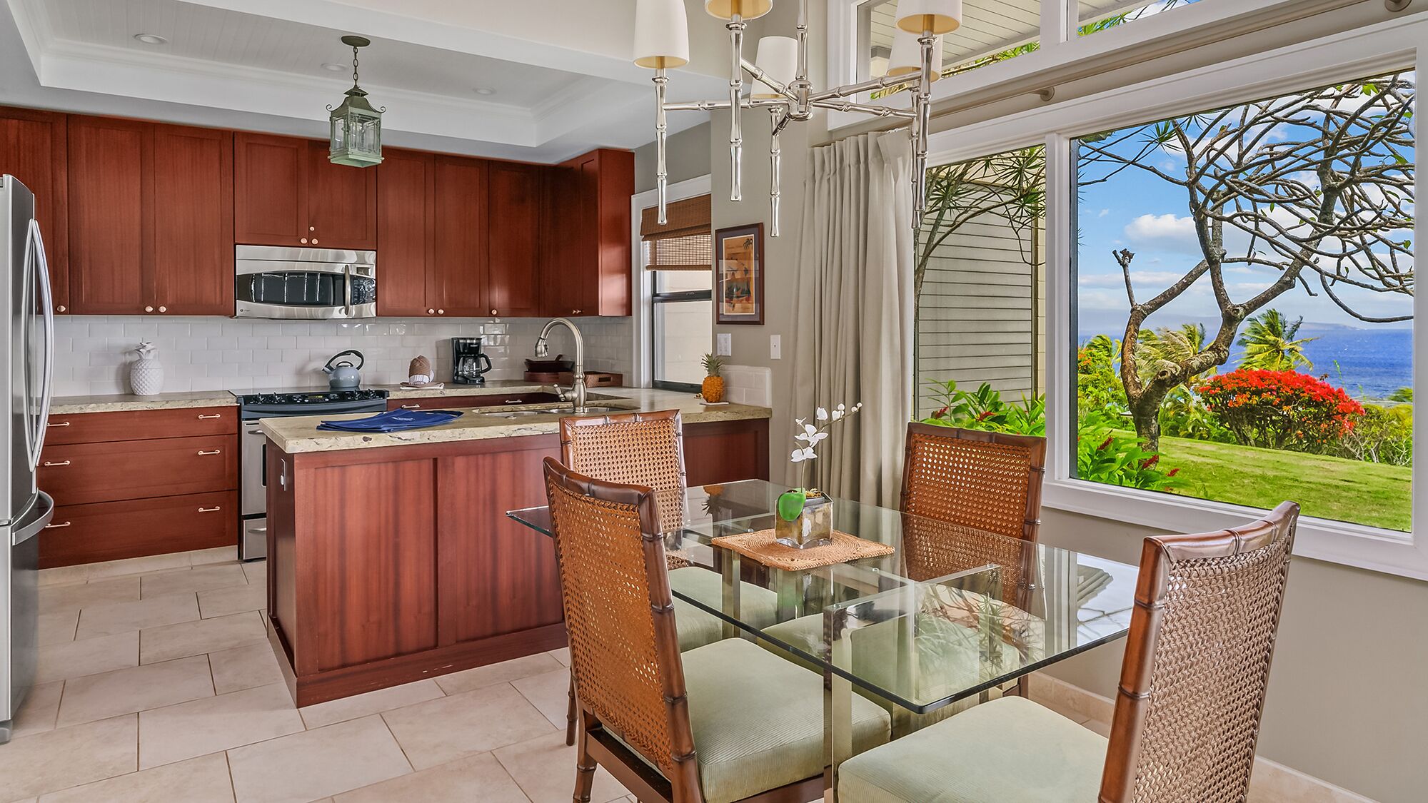 冰箱、微波炉、烤箱、炉灶