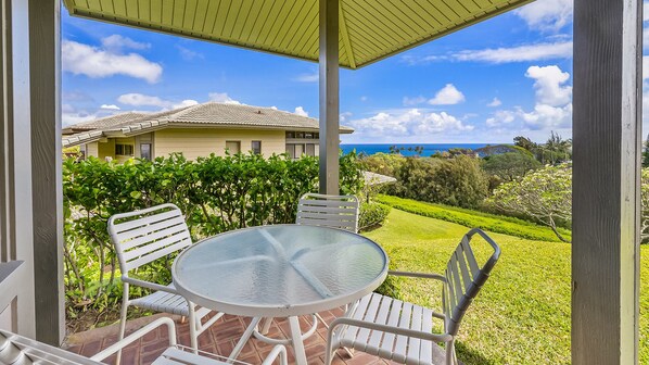 Outdoor dining - Kapalua Ridge Villa 611 By Parrish Maui - Close to pool & AC (Lahaina)