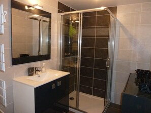 Shower - Appartement vue mer - 2 bedrooms /2 bathrooms - Parking - Magnificent sea and mountain views (Calvi)