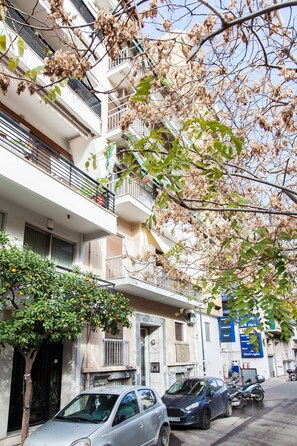 Exterior - Beautiful new decorated apt in Athens (Athens)