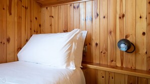 3 bedrooms, iron/ironing board, free WiFi, bed sheets - Capitano Grandi 5 - Three Bedroom Apartment, Sleeps 5 (Bormio)