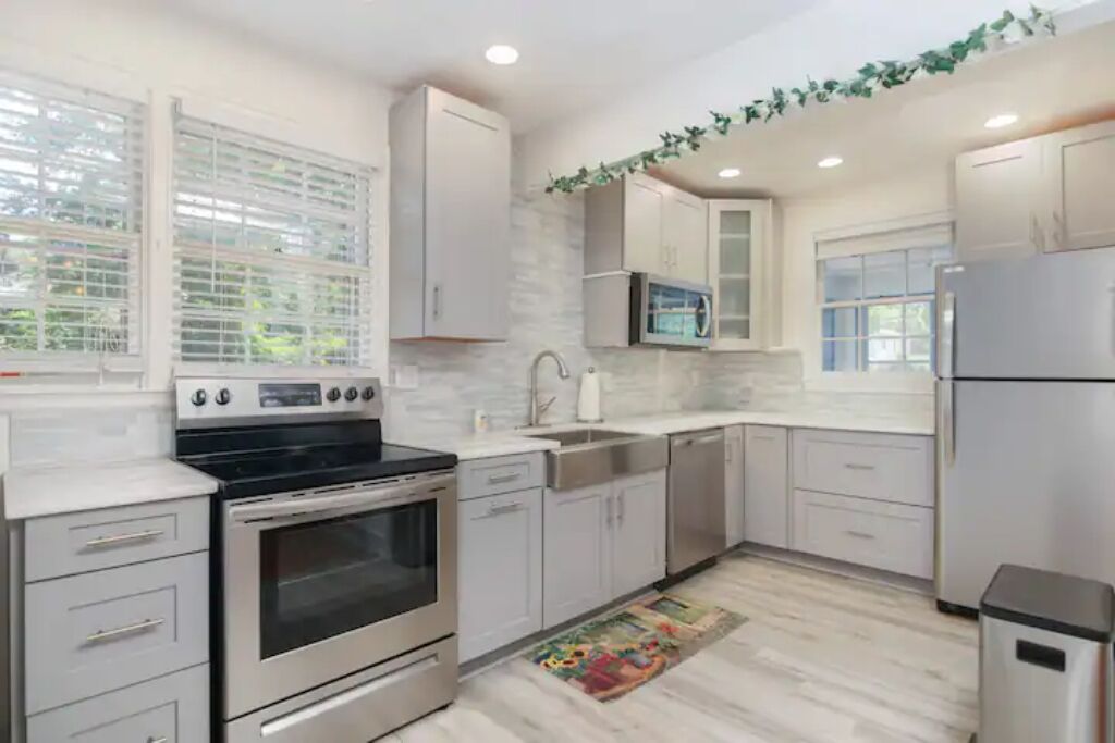 Perfectly Positioned Place for all of Charleston!