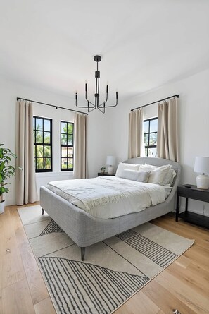 15 Schlafzimmer, Bügeleisen/Bügelbrett