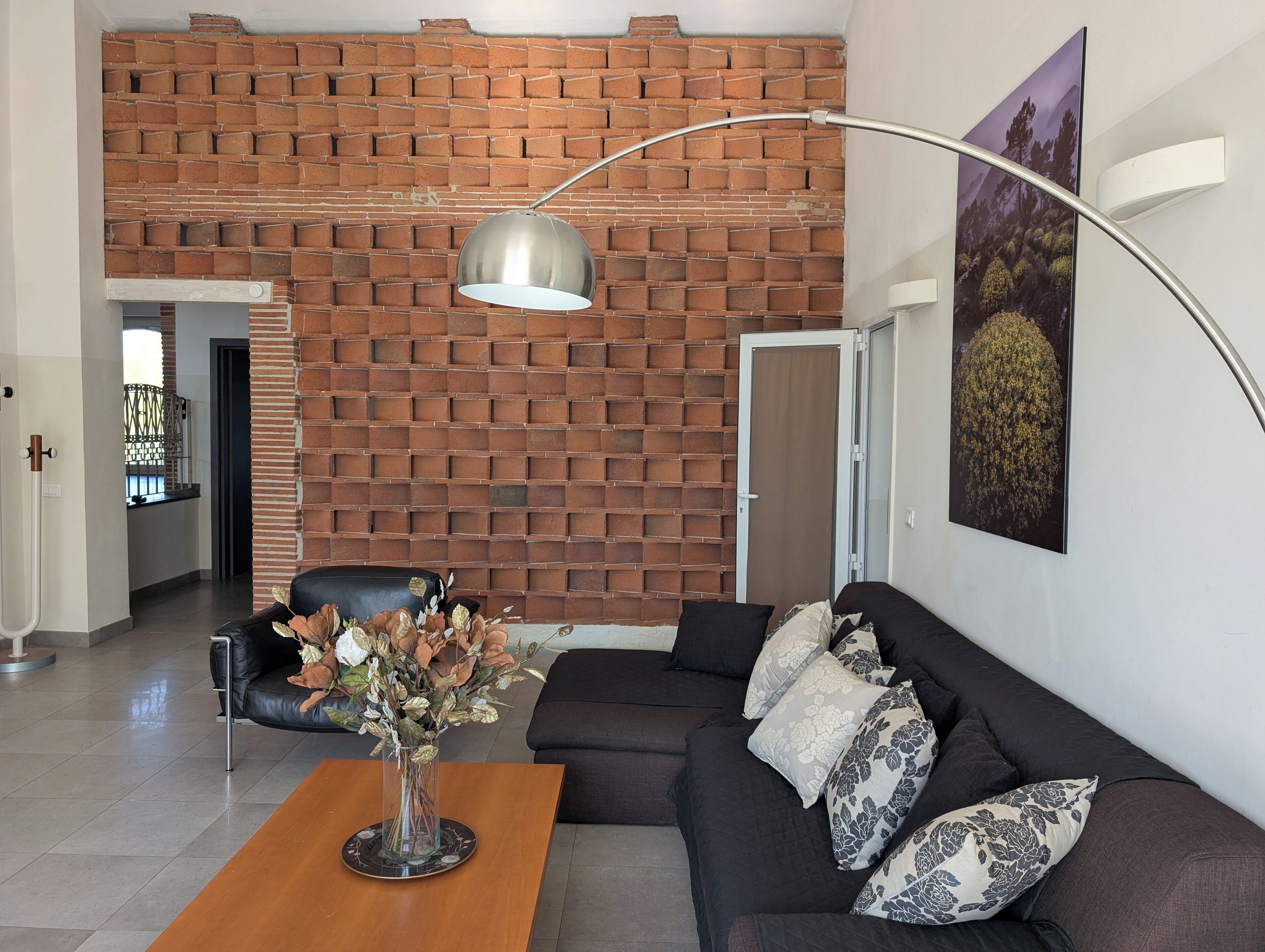 Fernseher, DVD-Player, Bücher