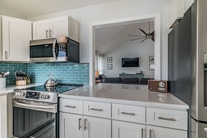 Coffee/tea maker - **Golf and Wildlife views**, golf cart included, club cards available - 14 Fairway Club (Fripp Island)