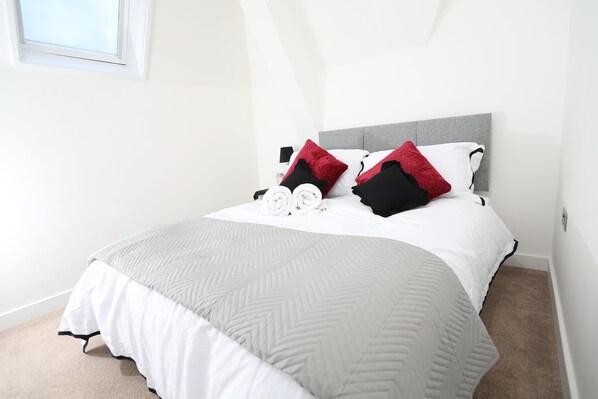 2 bedrooms, desk, iron/ironing board, free WiFi