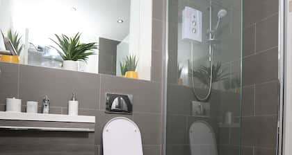 Plush 2-bedroom apartment Coventry city center