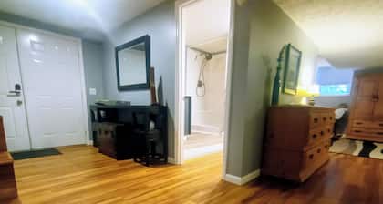 Petite Retreat with Kitchenette and Private Entrance