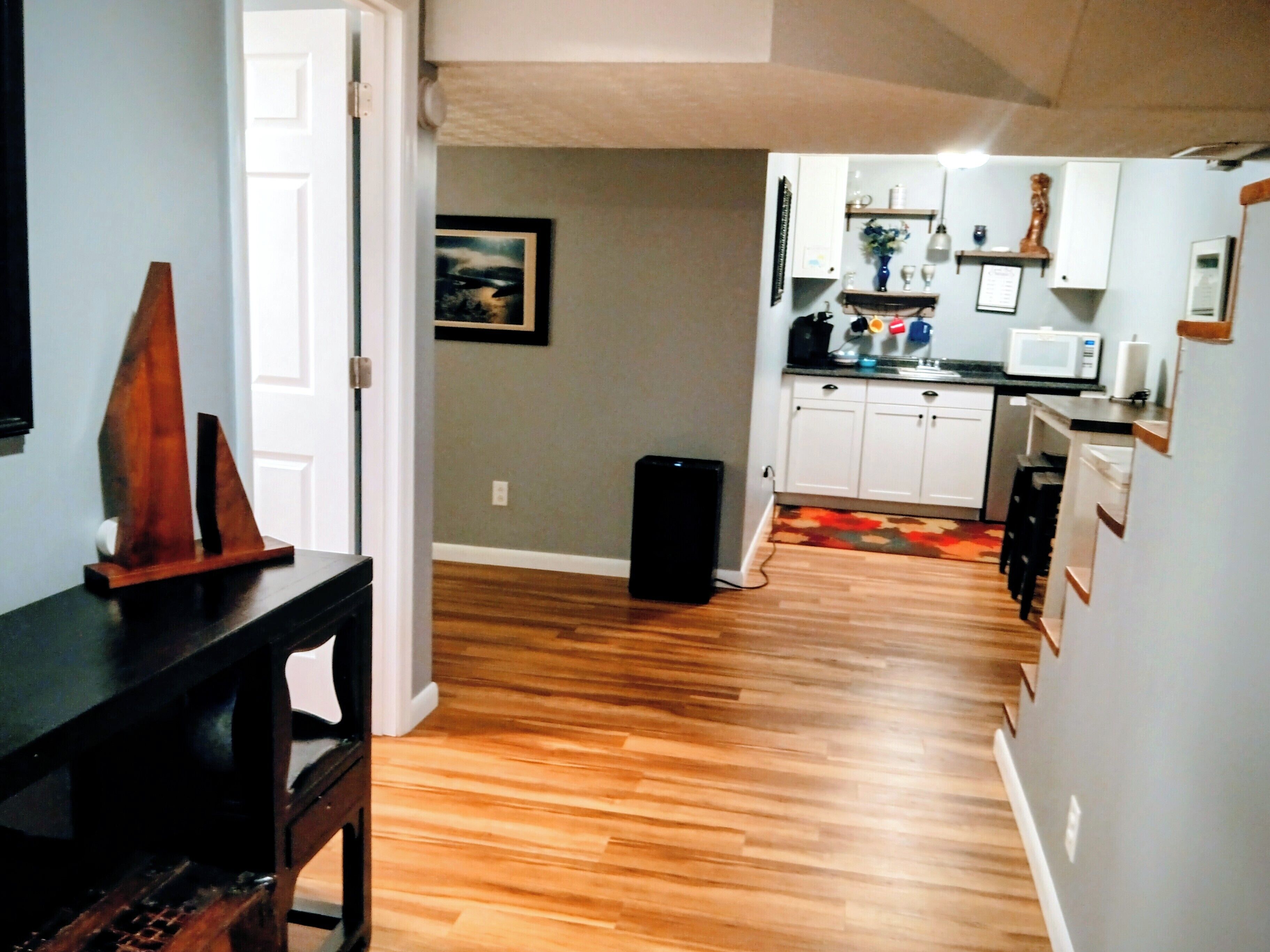 Fridge, microwave, coffee/tea maker, toaster