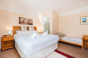 3 quartos, Wi-Fi de cortesia, roupa de cama