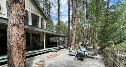 Cool Mountain Getaway with Patio, Grill, and Fast WiFi, STR-2509-0071