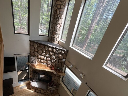 Cool Mountain Getaway with Patio, Grill, and Fast WiFi, STR-2509-0071