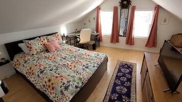 3 bedrooms, desk, iron/ironing board, free WiFi