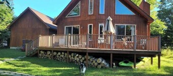 Cheerful 2-bedroom Chalet with loft and fireplace