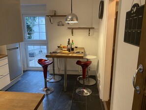 Apartment, 1 Queen-Bett | Eigene Küche | Kühlschrank, Mikrowelle, Ofen, Herdplatte