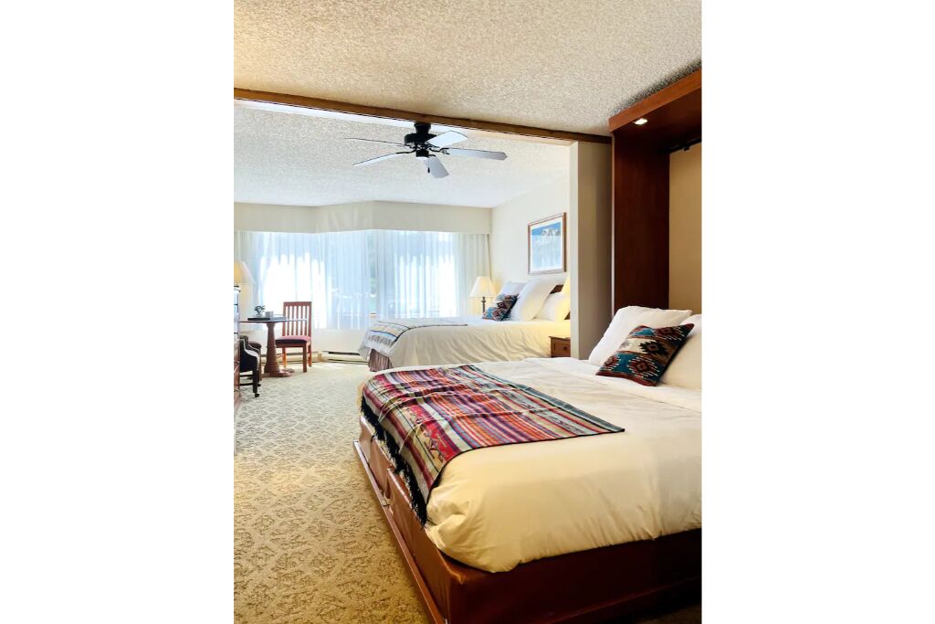 Pet-Friendly - Amazing Location - Hot Tub & Pool
