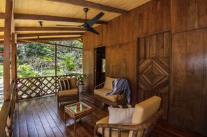 Terrace/patio - Private waterfall in Uvita, boho style house! (Puntarenas Province)