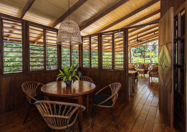 Dining - Private waterfall in Uvita, boho style house! (Puntarenas Province)