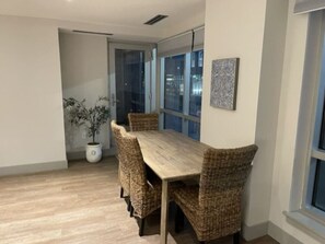 Dining - Spacious 1 Bed, Balcony & Parking Downtown Halifax (Halifax)