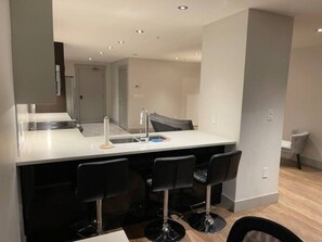 Interior - Spacious 1 Bed, Balcony & Parking Downtown Halifax (Halifax)