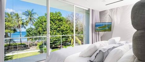 6 bedrooms, iron/ironing board, free WiFi, bed sheets