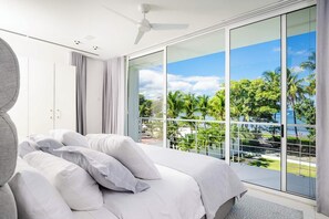 6 bedrooms, iron/ironing board, free WiFi, bed sheets