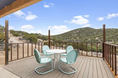 Casa del Norte - Secluded Home in Del Norte Mtns