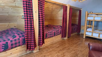 1 soverom, reiseseng for barn, wi-fi (inkludert) og sengetøy