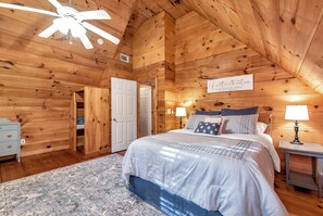 3 bedrooms, iron/ironing board, travel cot, free WiFi - Private Cabin for 8 | Fire Pit, Games | Near Helen (Sautee Nacoochee)