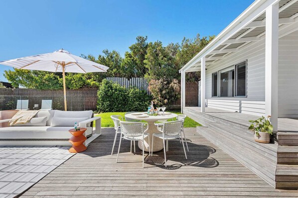 Outdoor - Jasmine's Cottage | Heated Pool In Perfect Sorrento Location (Sorrento)
